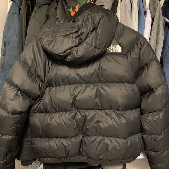 The North face 550 puffer jacket. - Picture 2 of 5